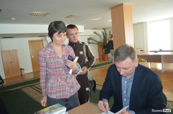 У Луцьку презентували книжку реальних історій про Іловайськ. ФОТО