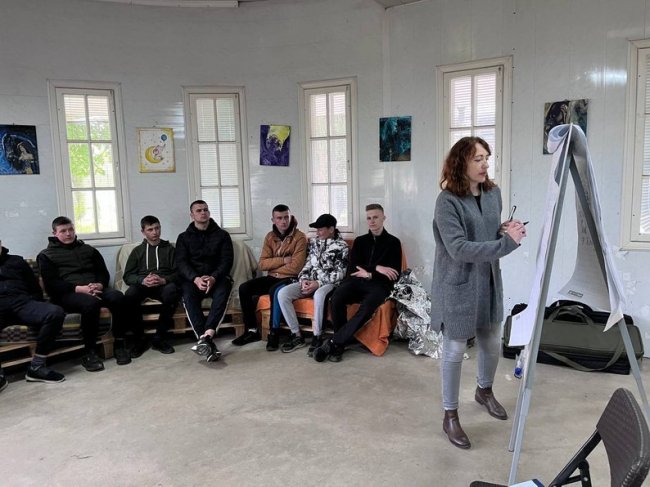 Для школярів волинського ліцею організували військовий вишкіл. ВІДЕО