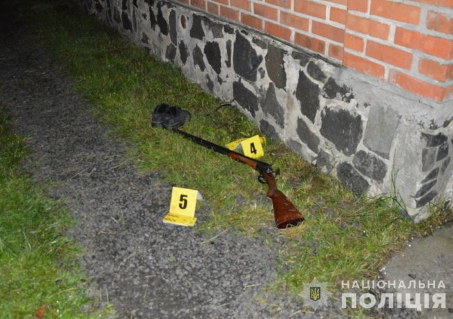 На Волині поліцейські затримали озброєного дебошира