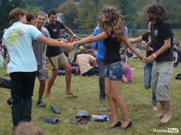 Як тисячі людей відривалися на фестивалі «Захід». ФОТО