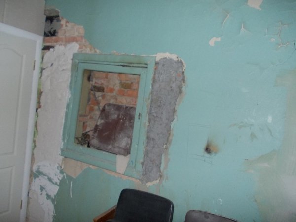 Грибок, корозія і дірявий дах: яким продали кінотеатр «Промінь». ФОТО