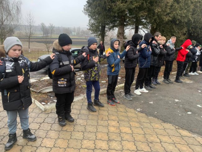 На волинській школі встановили меморіальну дошку загиблому воїну-випускнику. ФОТО