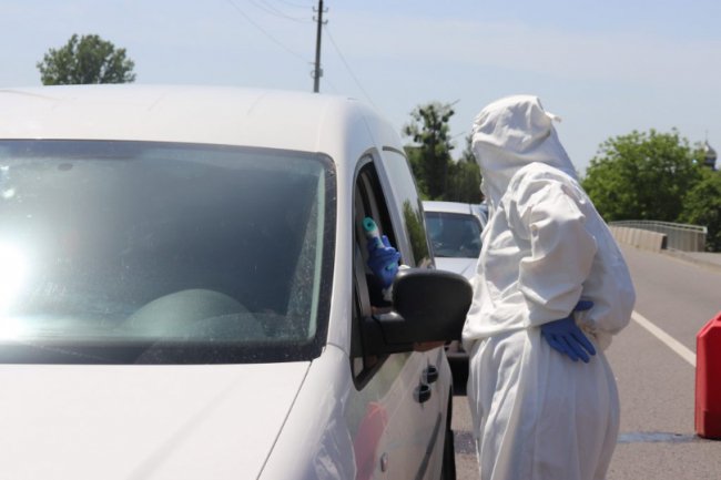 Медики, рятувальники та поліція: як у Володимирі працюють карантинні пости. ФОТО