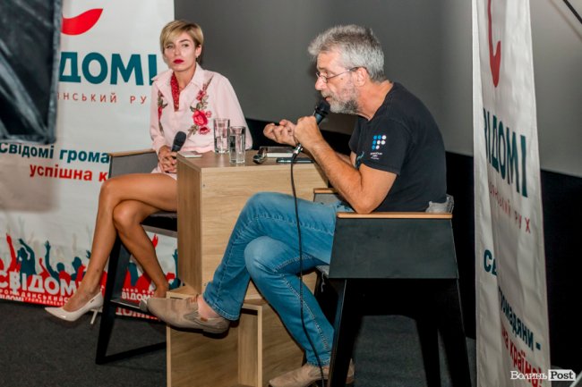 Історії про хабарі та журналістські будні: з лучанами поспілкувався відомий телеведучий 