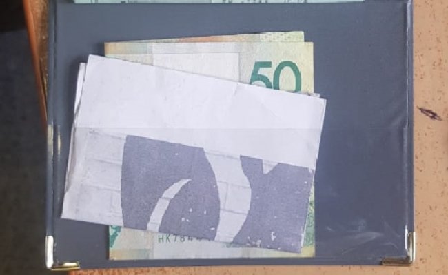 На Волині білорус хотів «відмазатися» від прикордонників хабарем, аби провезти контрабандні цигарки. ФОТО