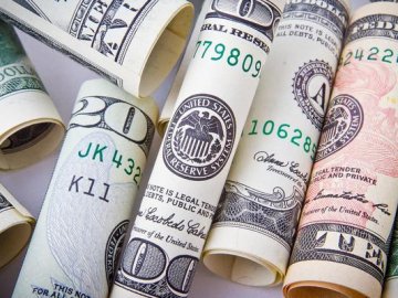 Валюта помітно подешевшала: курс долара і євро у Луцьку станом на 5 лютого