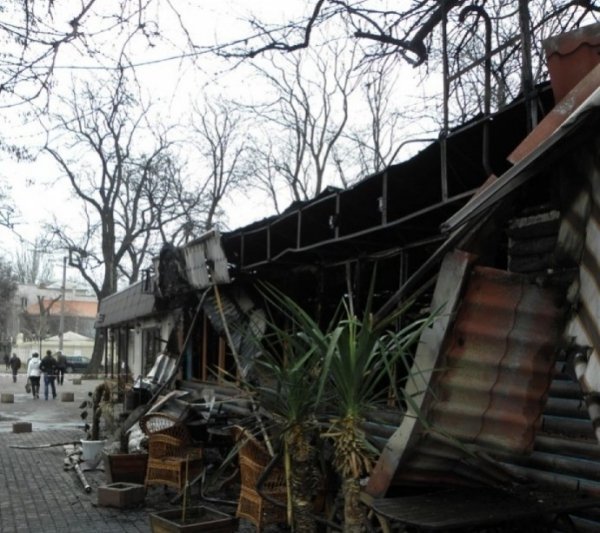 В Одесі згорів ресторан. ФОТО. ВІДЕО
