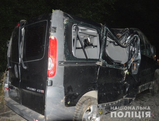 На Волині мінівен з'їхав у кювет і перекинувся: пасажир загинув