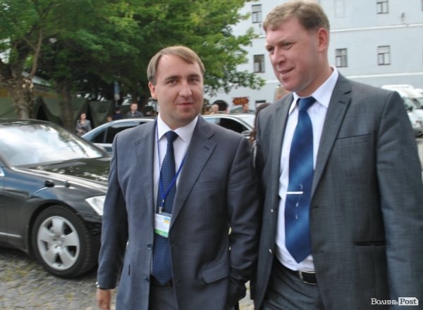 Заступник голови Волиньради Юрій Лобач (зліва)