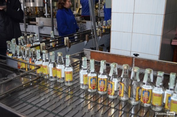 На луцькому спиртзаводі запустили нову лінію виробництва горілки. ФОТО. ВІДЕО