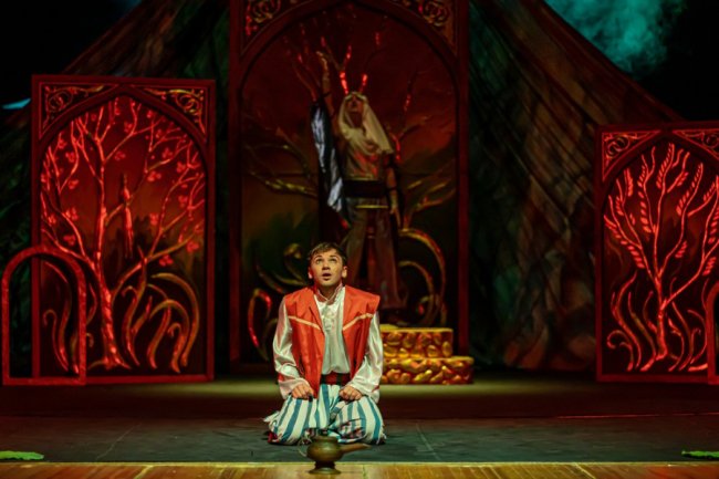 Реальні історії, зібрані у сценічне зізнання: чим дивуватимуть у Волинському драмтеатрі 4 – 8 лютого