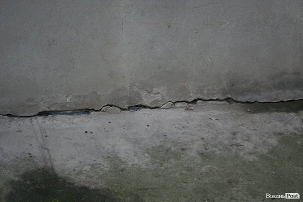 У стінах більшають тріщини, – мешканці будинку з обвалом. ФОТО