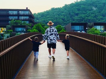 Як відпочиває сім'я співака з Луцька MONATIKa. ФОТО