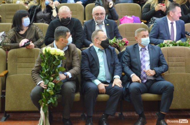 Знані гості і оберемки квітів: Ірину Вахович представили на посаді ректора ЛНТУ. ФОТО