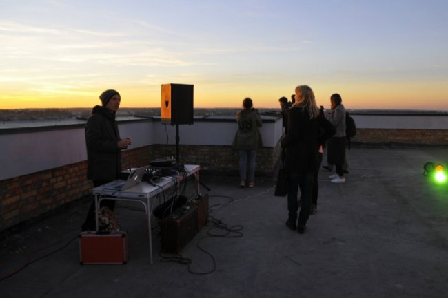 На даху луцької «Супернови» показали виставу-експеримент*