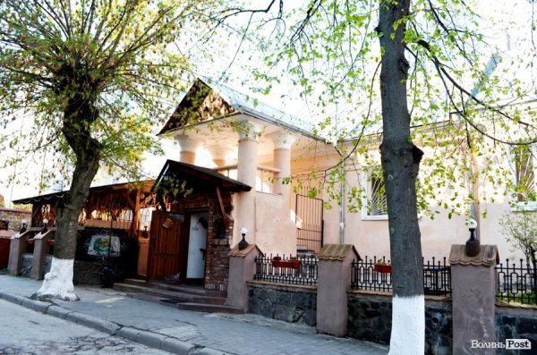 Імператорське бомбосховище. Смачного Луцька!