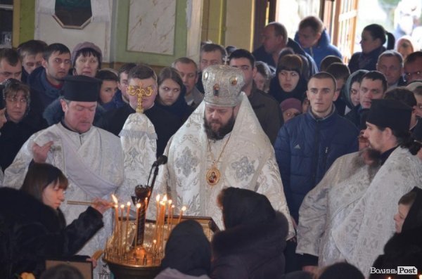Лучани провели в останню путь бійця, що загинув під Іловайськом. ФОТО