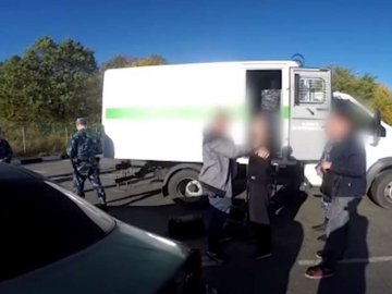 Росія передала Україні небезпечного злочинця