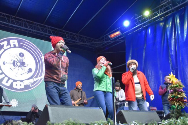 Як лучани колядували з відомими гуртами. ФОТО