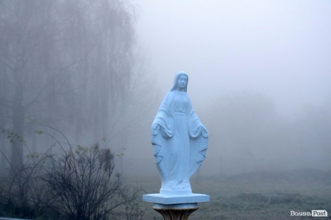 Паморозь і густий туман: чарівний ранок у Луцьку. ФОТО