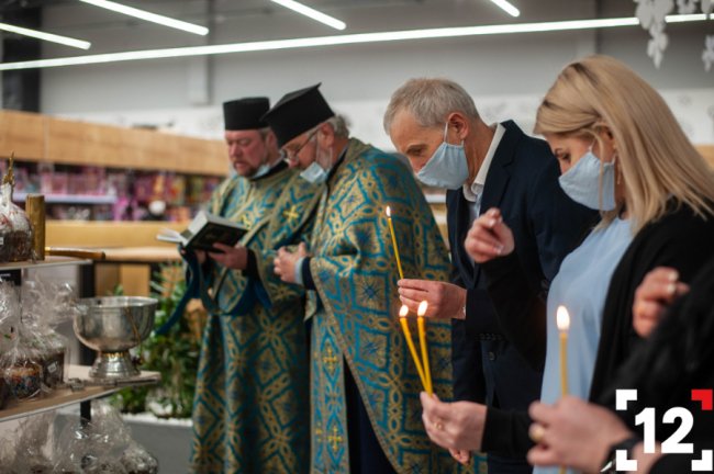 У «Тамі Тамі» продають освячені паски. ФОТО