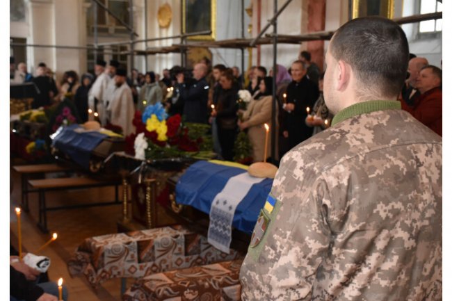 День скорботи: лучани віддали останню шану трьом Героям