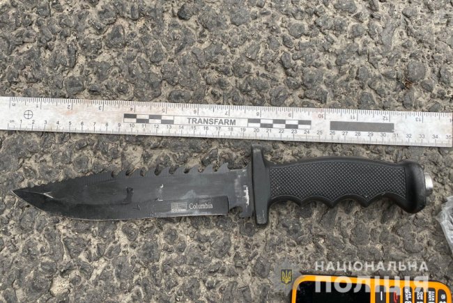 Поблизу Ковеля поліцейські затримали автомобіль зі зброєю та наркотиками. ФОТО