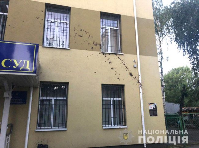 У Рівному чоловік вимагає ексгумації тіла батька, щоб забрати з труни речі