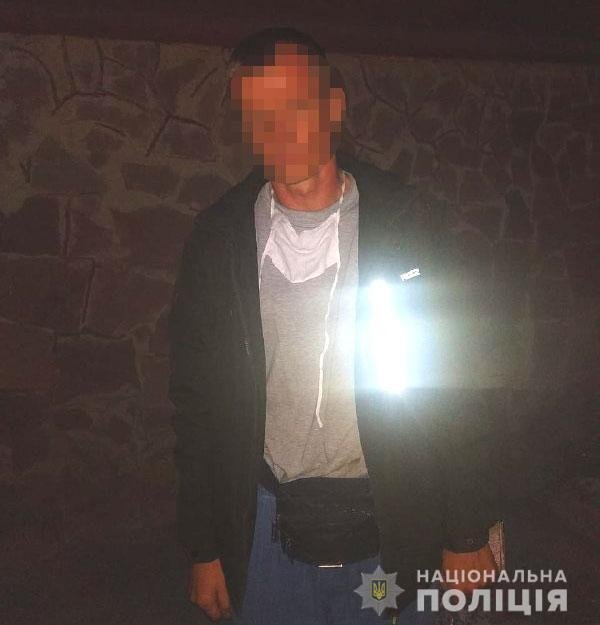 У Рівному чоловік вимагає ексгумації тіла батька, щоб забрати з труни речі