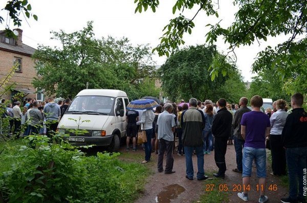 Поховали загиблого під Волновахою нововолинця. ФОТО. ВІДЕО