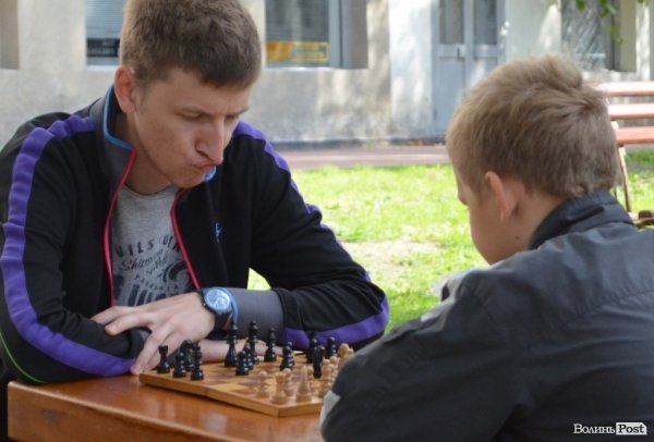 Фото на мотузках: у Луцьку стартувала мистецька «Сушка». ФОТО  