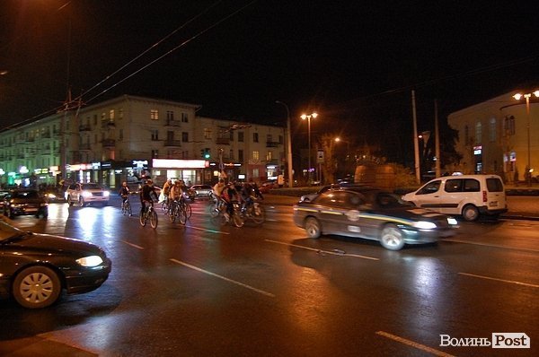 У Луцьку відбувся авто-, велопробіг в підтримку Євромайдану. ФОТО