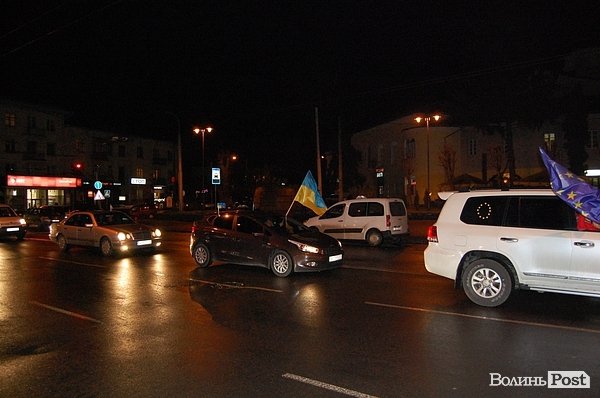 У Луцьку відбувся авто-, велопробіг в підтримку Євромайдану. ФОТО