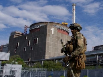 Російські загарбники почали залишати ЗАЕС, − розвідка