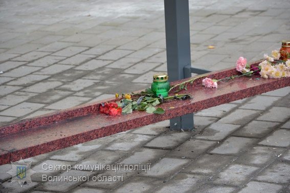 У поліції назвали причину займання Стели Героїв у Луцьку