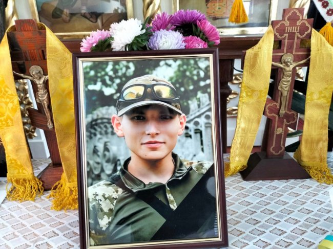 Став лицарем Небесного війська у 19: на Волині  в останню дорогу провели Героя Валентина Антонюка