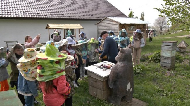 Нематеріальна культурна спадщина: як у селі біля Луцька займаються бортництвом. ВІДЕО, ФОТО