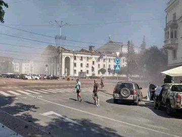Росія вдарила ракетою по центру Чернігова: є загиблі та поранені. ФОТО. ОНОВЛЕНО