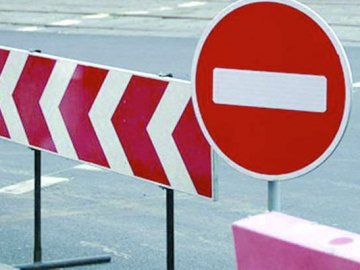 Через ремонт дороги у районі на Волині частково обмежили рух транспорту 