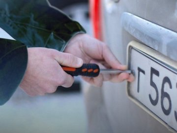У Луцьку студент вкрав номерні знаки з 26 автомобілів