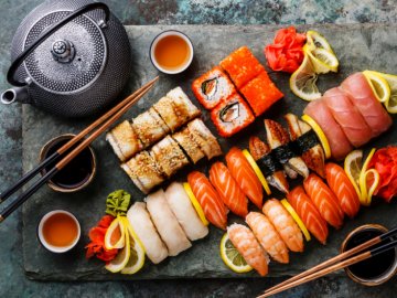 Чи варто їсти суші під час вагітності?*