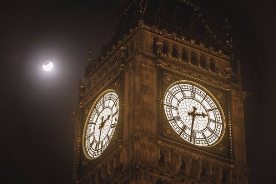 Кривавий супермісяць: увесь світ побачив рідкісне явище. ФОТО