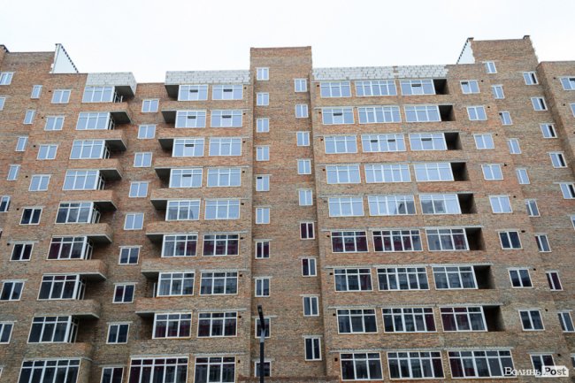 Холод – не завада: як у Луцьку будують «карамельний» житловий комплекс. ФОТО*