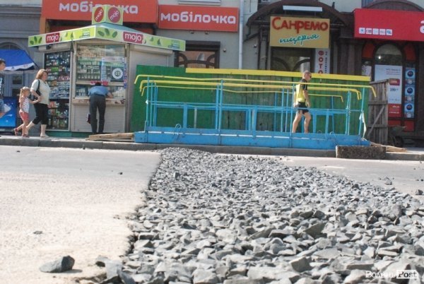 Асфальт на проспекті Волі обіцяють відновити за тиждень