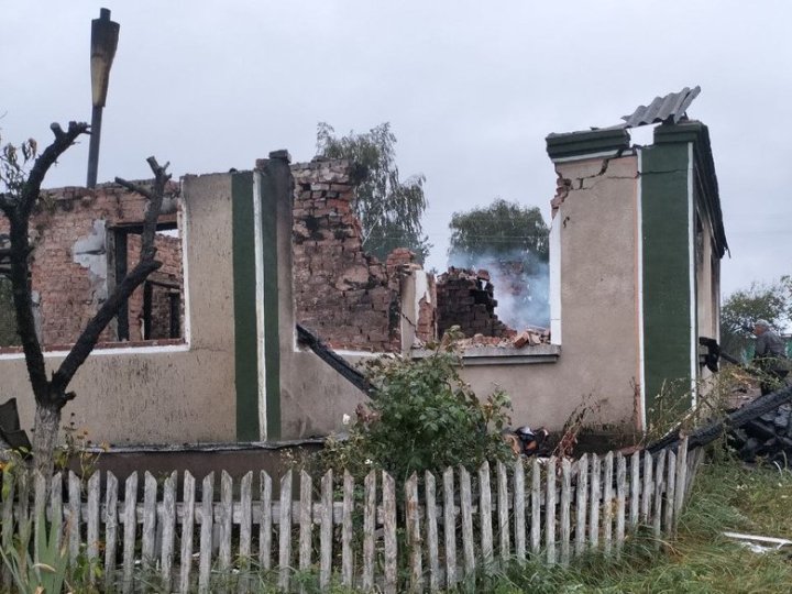 В декого дах знесло, в інших - вікна повибивало: на Волині 14 будинків постраждали від падіння боєприпаса з літака