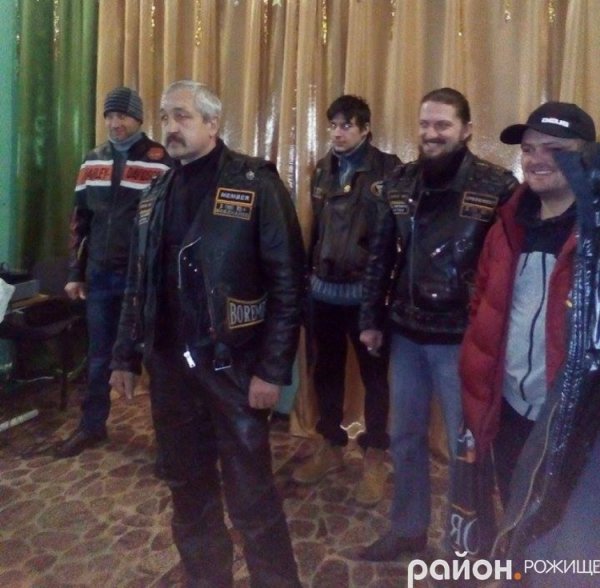 Волинські байкери зробили подарунок для малюків