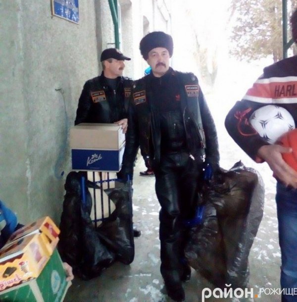 Волинські байкери зробили подарунок для малюків