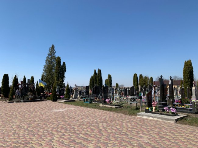 На могилі Ігоря Єремеєва змінили барельєф. ФОТО