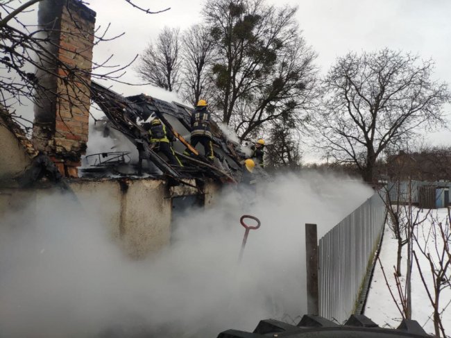 У Боголюбах під час пожежі врятували чоловіка з інвалідністю
