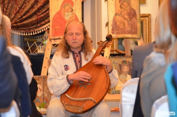 У Луцьку продавали ікони на потреби вояків АТО. ФОТО